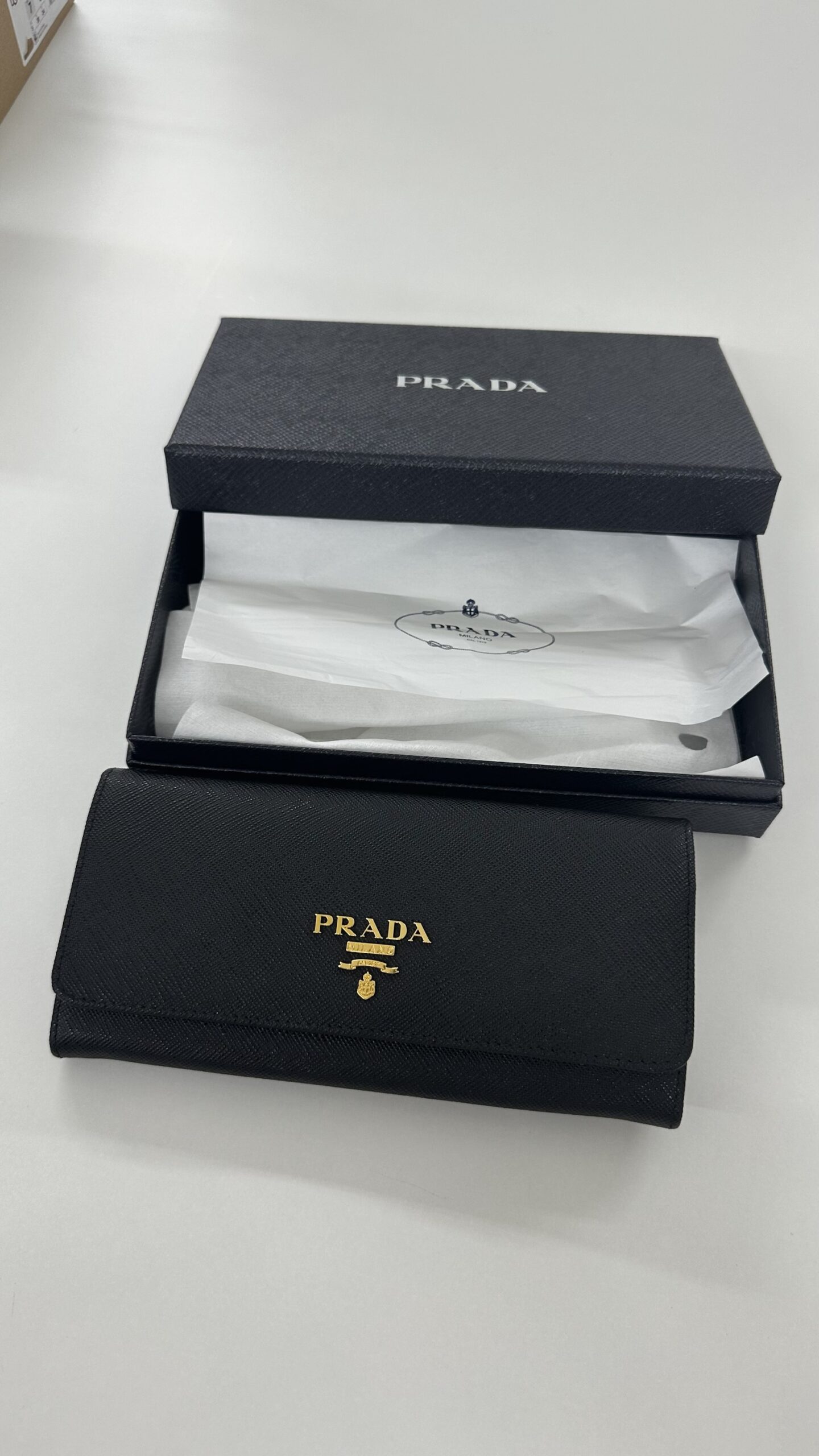 Portafoglio grande Prada in saffiano - immagine 6