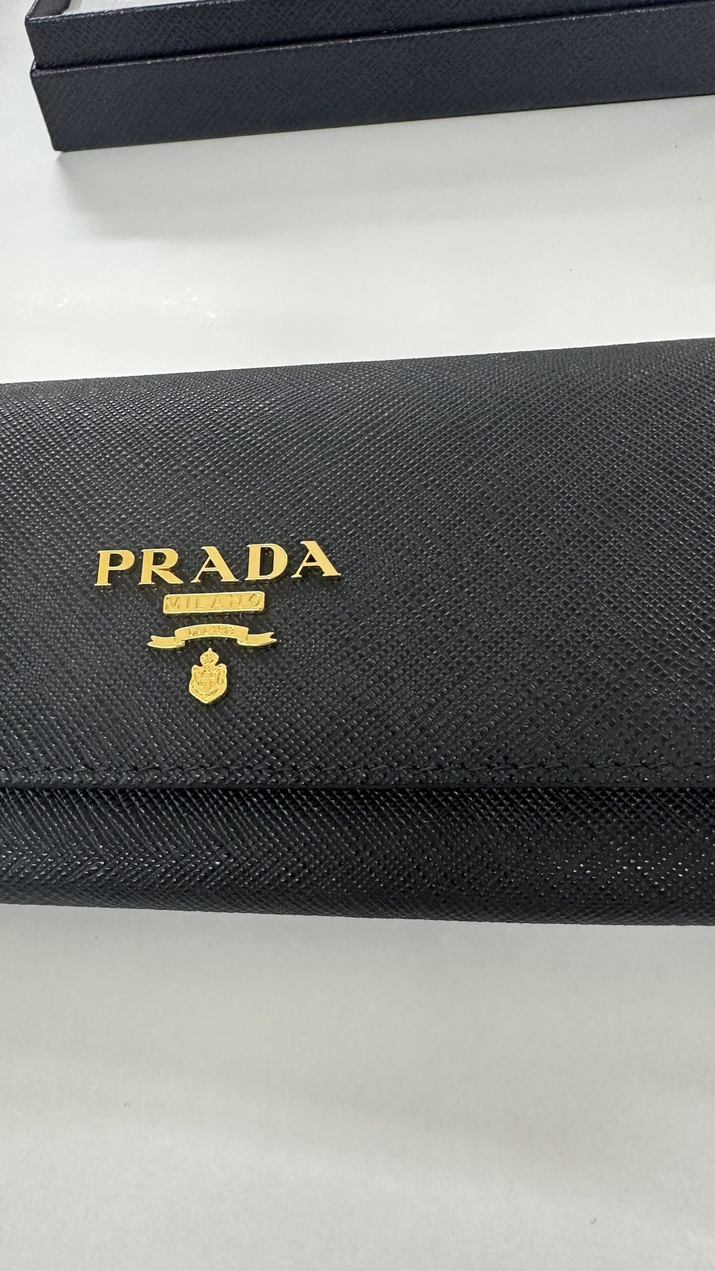 Portafoglio grande Prada in saffiano - immagine 2